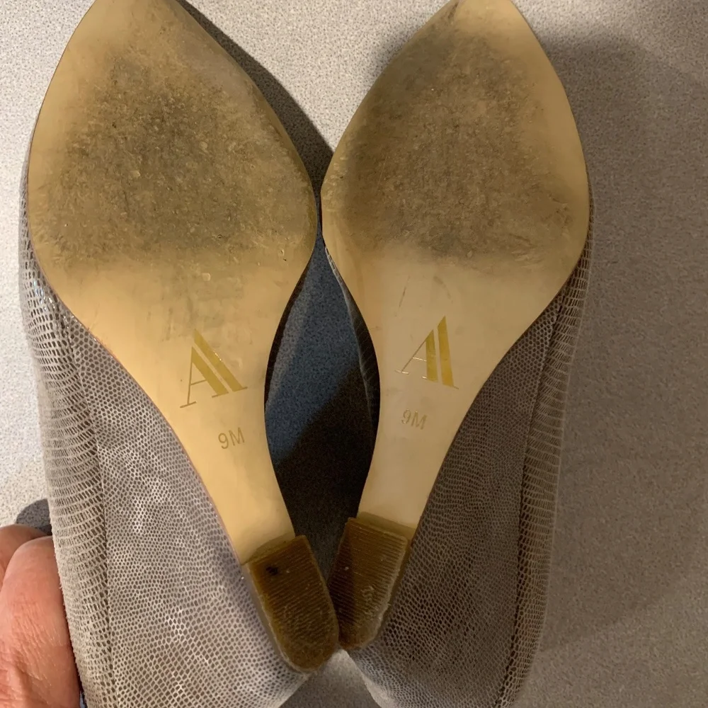 Ava & Aiden Taupe Print Leather Wedge Pumps sz 9 M